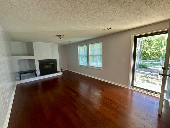 Photo - Rural Setting!