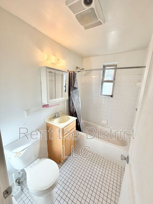 Photo - 1029 Perry St NE Unit Apt 304
