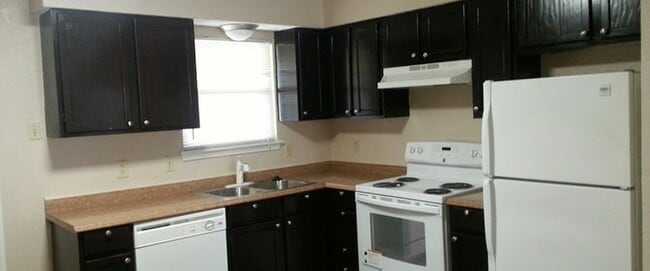 640 S Rogers Rd