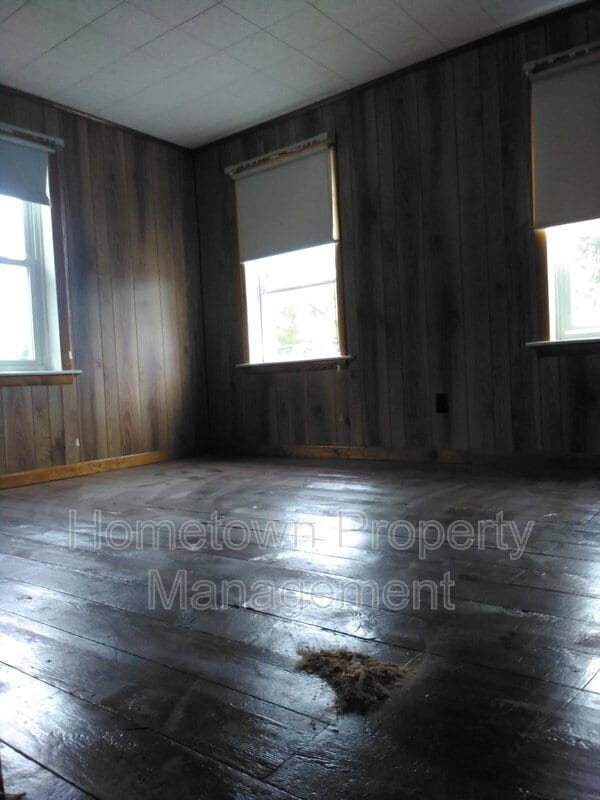 Photo - 272 River Rd