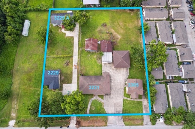 Photo - 3229 Persimmon St