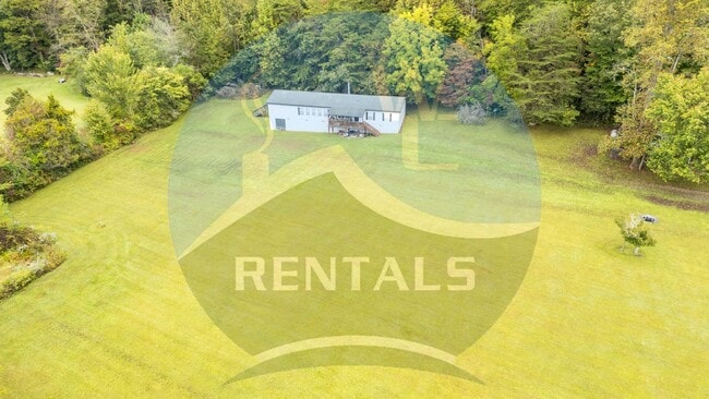 Building Photo - 4 bedroom 2 bath Double-Wide Trailer taste...