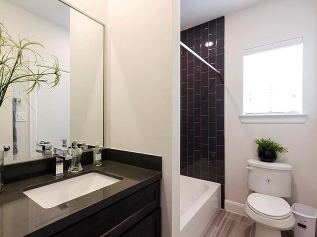 Photo - 346 Eado Park Cir