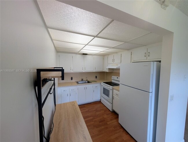 Photo - 151 SW 135th Terrace Unidad 212T