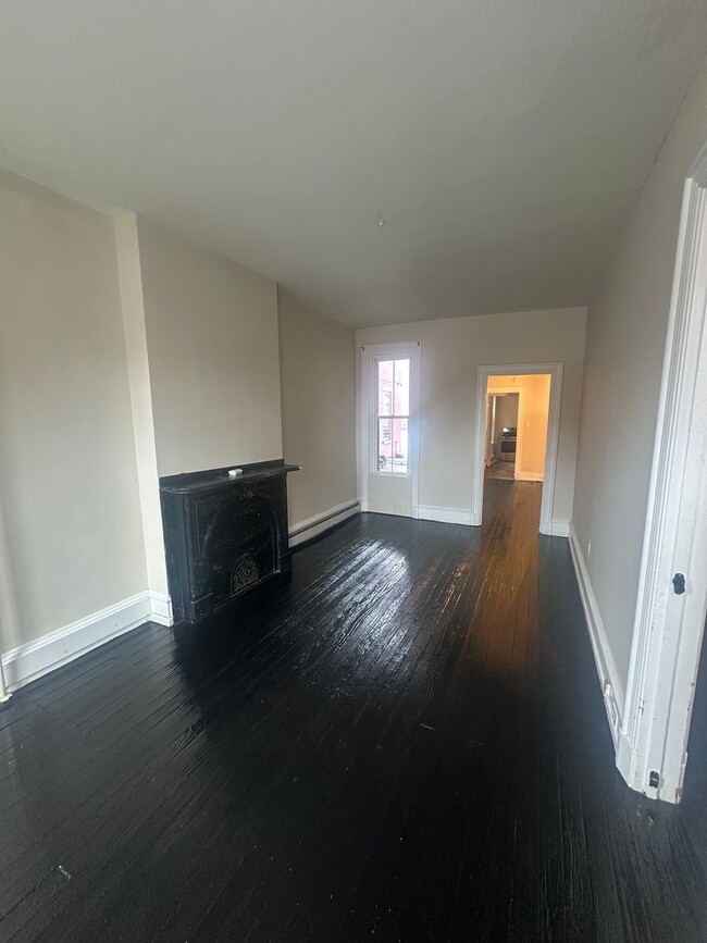 Photo - 409 Walnut St