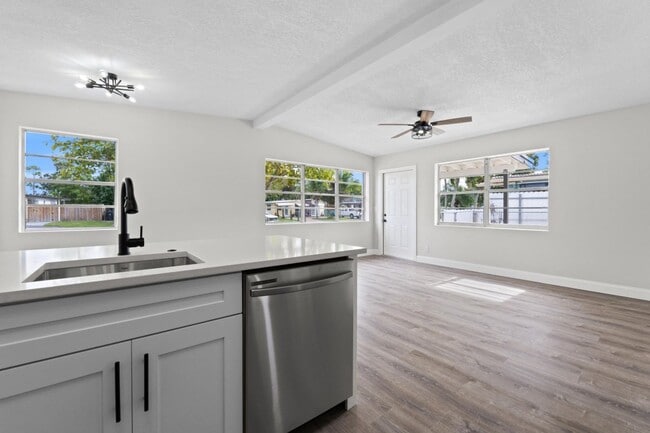 Photo - 2415 Lewis Rd