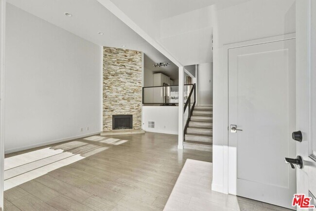 Photo - 5307 Wilkinson Ave