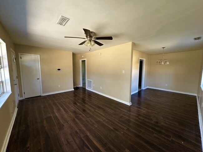 Photo - 408 Midway St