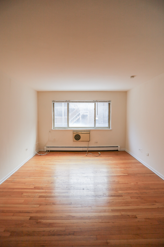 Building Photo - 1055 W Catalpa Ave Rental