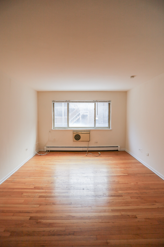 Photo - 1055 W Catalpa Ave Apartment Unit 3