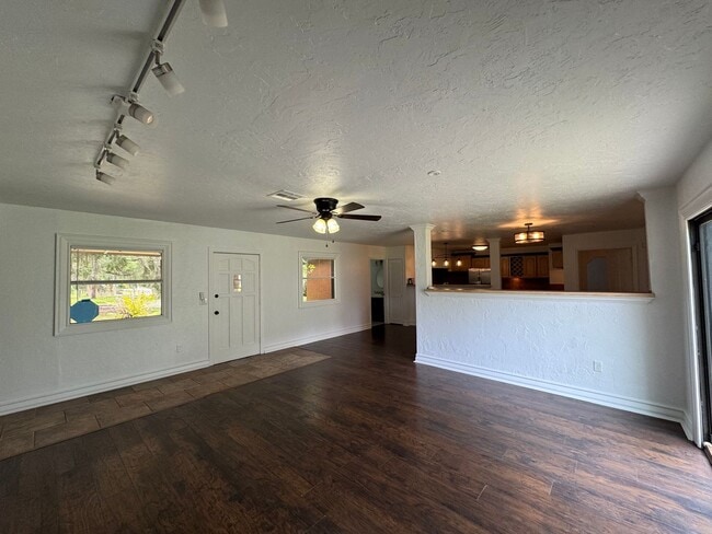 Photo - GORGEOUS! 5 Bedroom, 3 Bathroom Home in Deland!