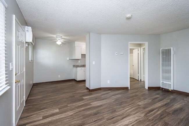 Photo - Hillsdale Village