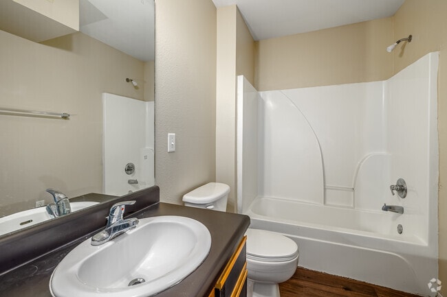 The Academic 2BR, 1BA - 860SF - Bathroom