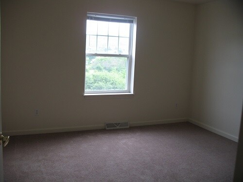 bedroom #2 - 1104 Holliday Hills Dr Unidad 2