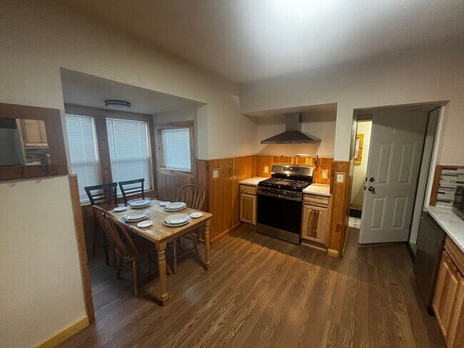 Photo - 113 N Jackson St Unit 3