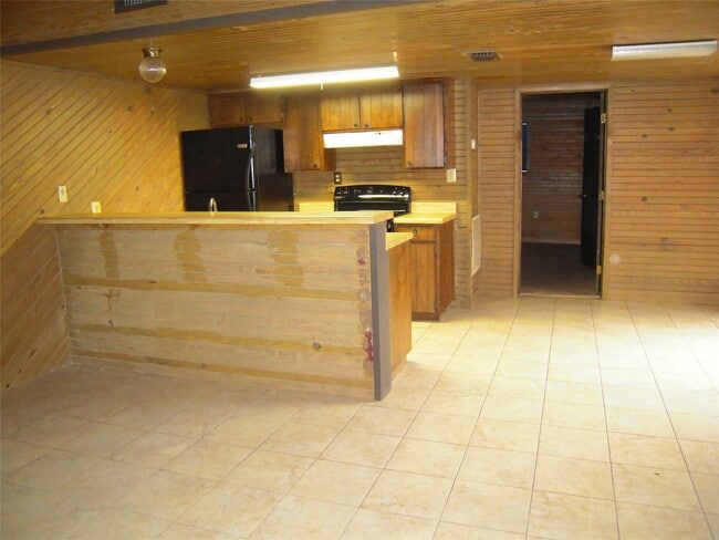 Building Photo - 24605 Pools Creek Dr