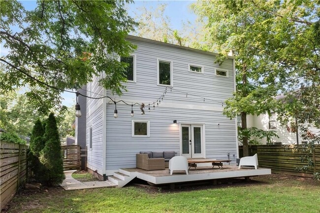 Photo - 1124 Hawthorne St NE