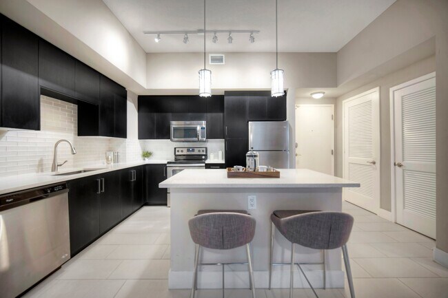 Photo - Miro Brickell