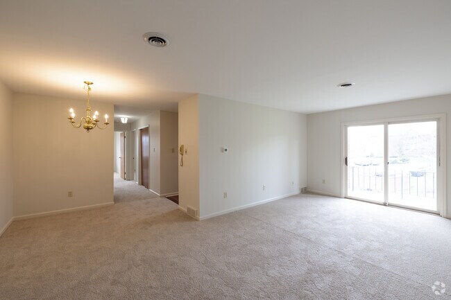C2 Floor Plan - 2BR, 1BA - 1057SF - Living Room