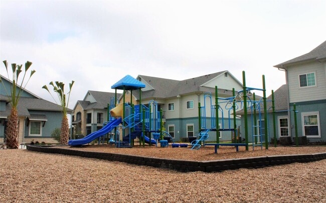 Photo - 711 Glenoak Dr