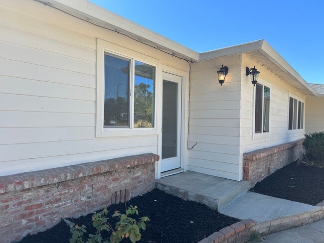 Building Photo - 3815 Elwin Ln Unit 3815 Elwin Lane #B Rental
