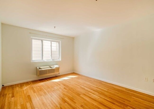 Photo - 10 Palisade Ave Unidad 2c