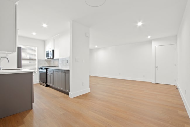 11737 Courtleigh Dr.
