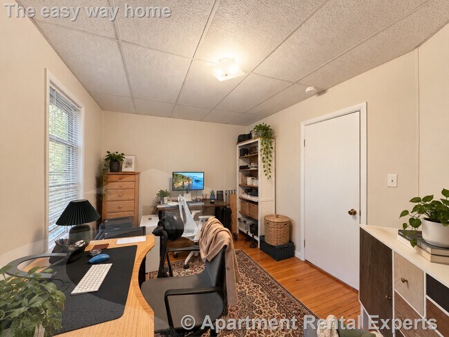 14 Oxford St Unit 2