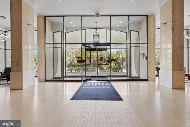 Building Photo - 301 N Beauregard St Unit 1707 Rental