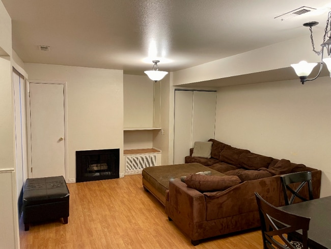 Photo - 1710 Hickory Ln