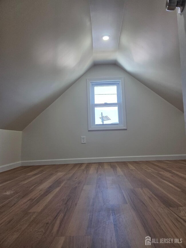 Photo - 649 State St