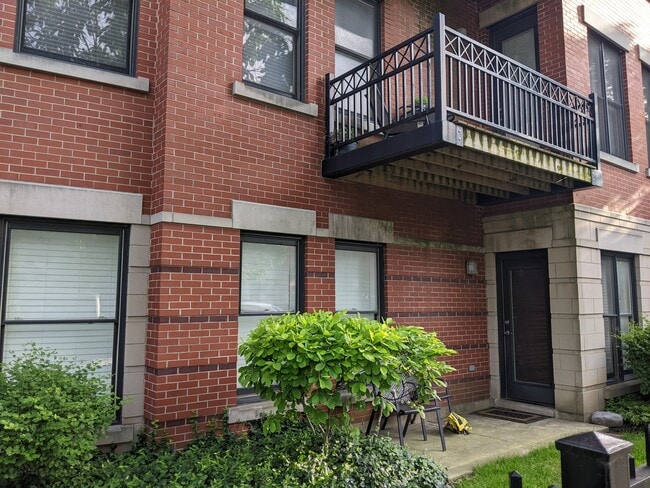Photo - 807 W 14th Pl Unit 1B