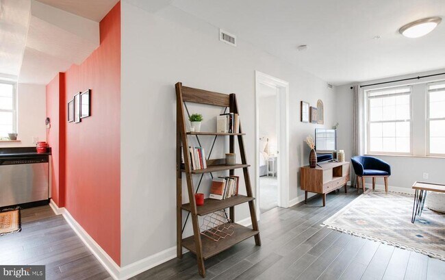 Photo - 1417 Newton St NW Unidad 207