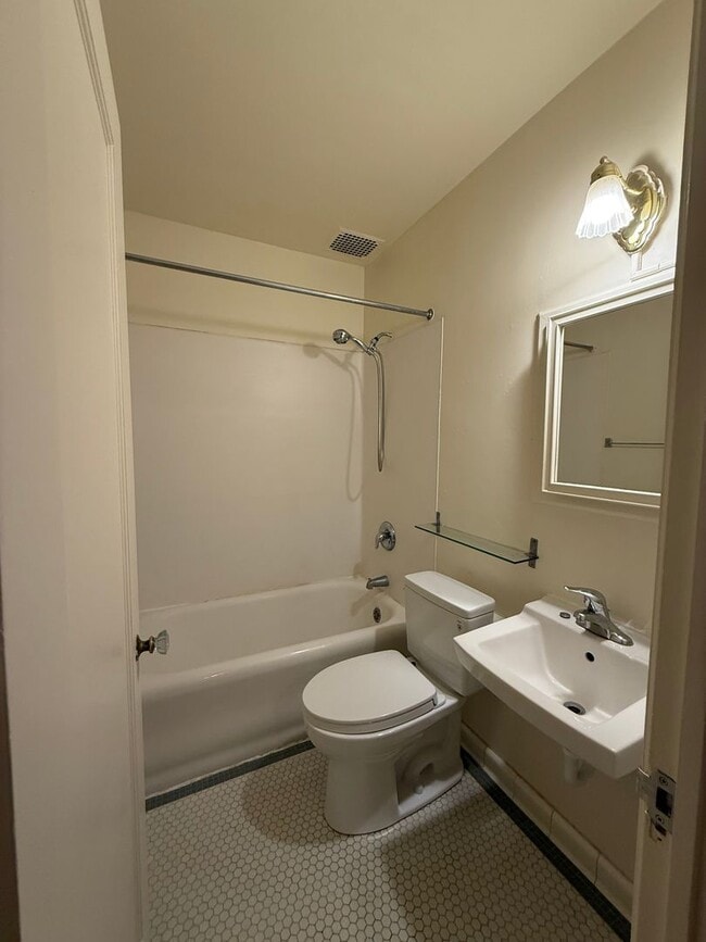 Photo - Conrad Apartments