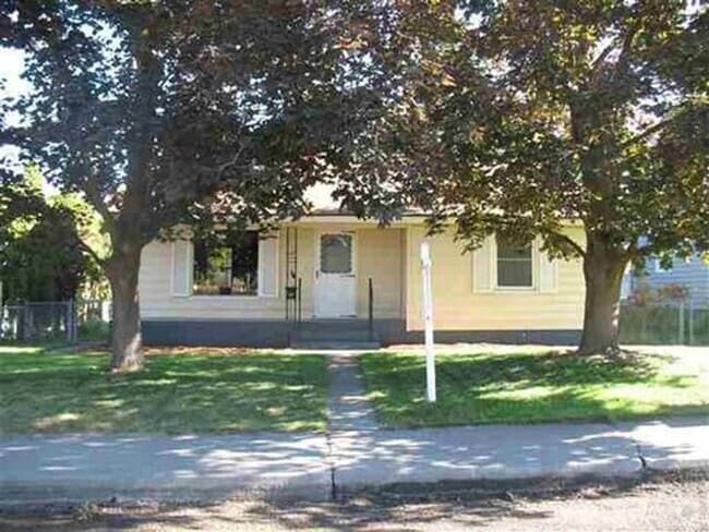 Building Photo - Shadle Rancher Rental