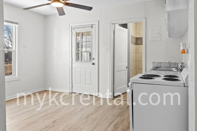 Photo - 1129 Hasbrook Ave