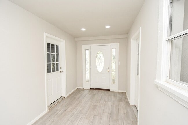 Photo - 1723 Big Horn Dr