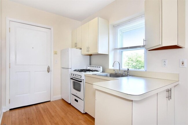 Photo - 106 Fourth Ave Apartment Unit A1