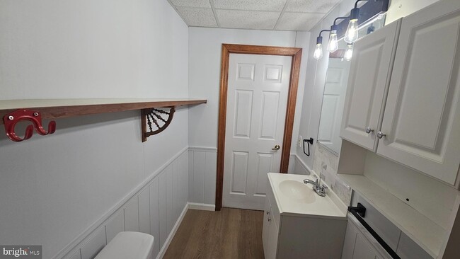 Photo - 117 S Warren St