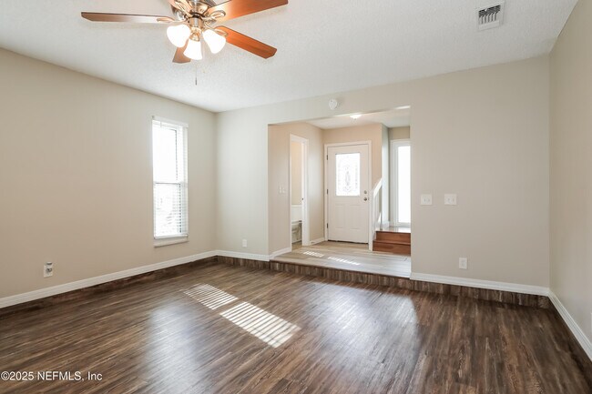 Photo - 2158 Center Way