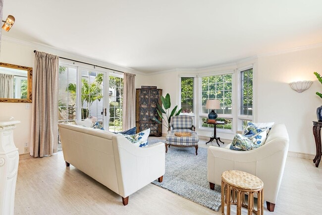 Photo - 155 Peruvian Ave