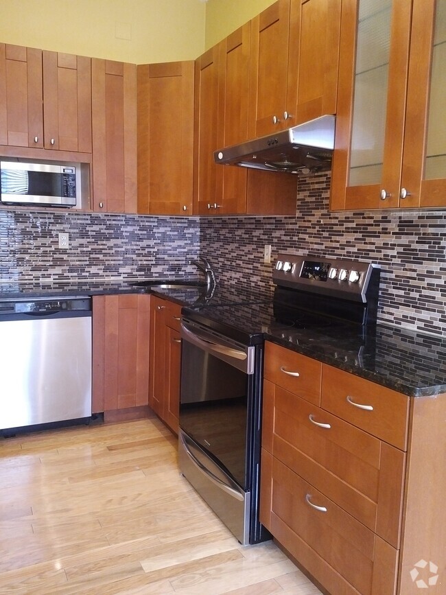 Building Photo - 111 Mulberry St Unit 5O Rental
