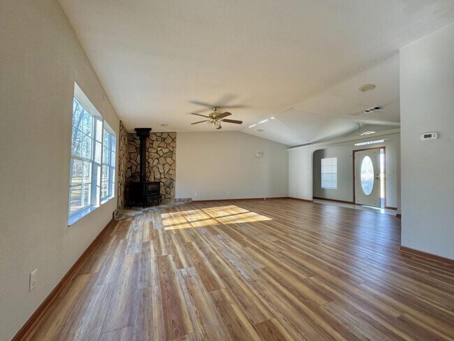 Photo - 190 Dan Sparrow Rd