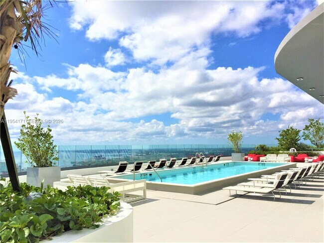 Photo - 45 SW 9th St Unit LPH-4609