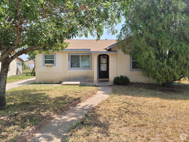 Building Photo - 1327 S Avenue C Rental