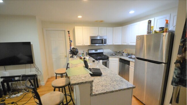 Photo - 60 Egmont St Unit 6