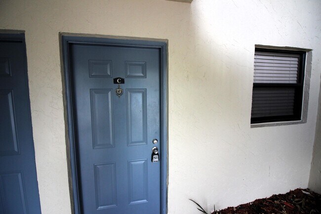 Photo - 1513 Lake Crystal Dr Unit C