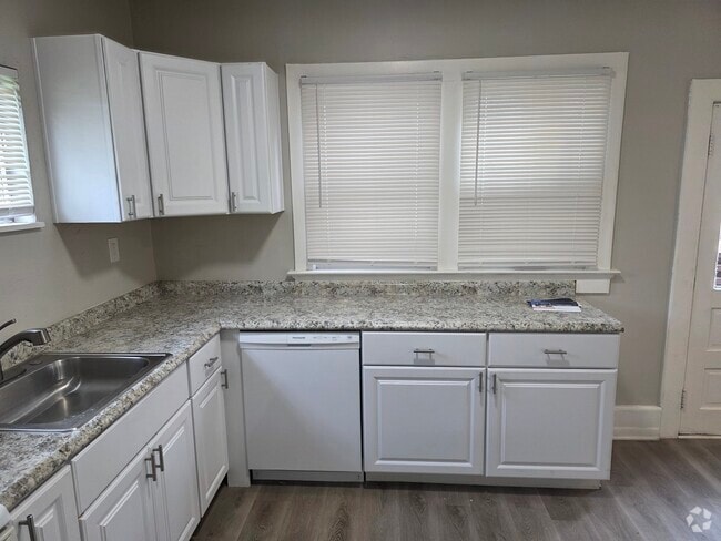 Building Photo - 1616 Xenia Ave Unit 1616 Xenia Ave - Lower Rental