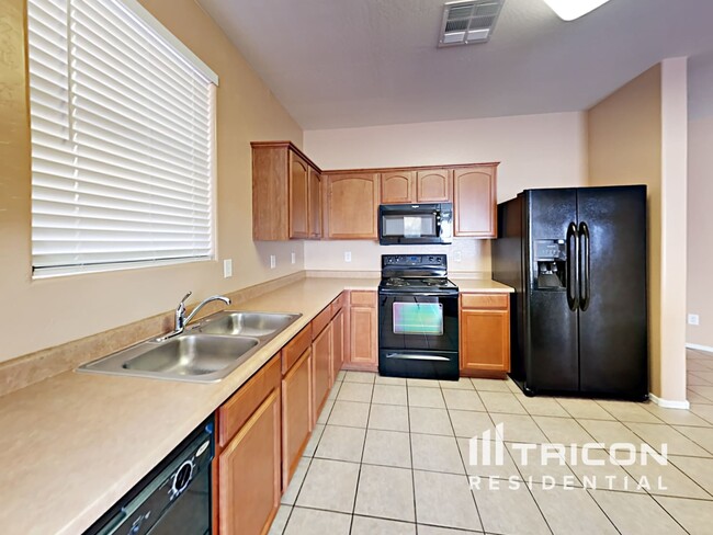 Photo - 45707 W Guilder Ave