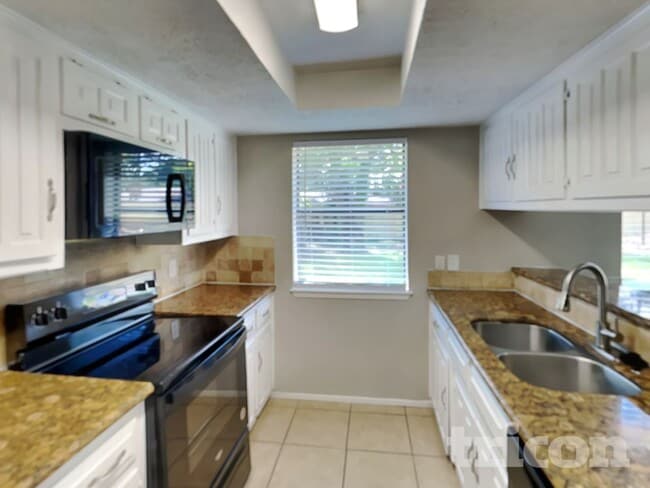 Photo - 20203 Fox Haven Ln